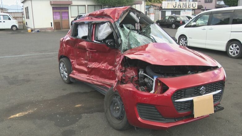 夜に脇道から国道1号線へ…10代男女3人が乗った車が大型トレーラーと衝突 後部座席の18歳女子大学生が死亡｜FNNプライムオンライン