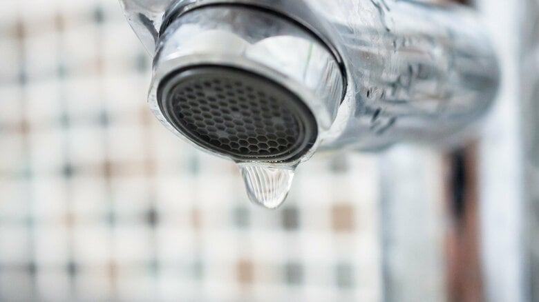 蛇口の“水が出るところ”を気にしたことはある？汚れの「色」によっては注意が必要…見分け方をTOTOに聞いた｜FNNプライムオンライン