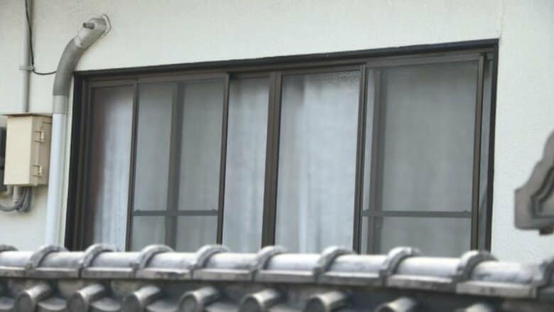 包丁2本で刺し傷は約100カ所　兄を殺害した疑いで警備員の弟（49）を逮捕　「怒りの感情が爆発した」顔や首・胸など突き刺す　金銭トラブルか　福岡｜FNNプライムオンライン
