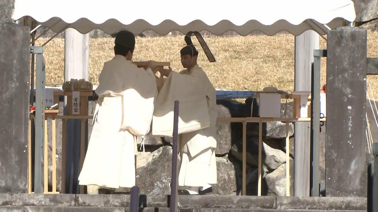 ｢昭和天皇祭の儀」に臨まれる佳子さま（7日午前 武蔵陵墓地）