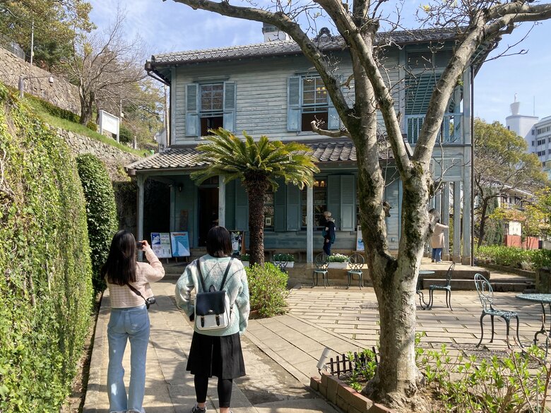 聖地巡礼で賑わう東山手甲十三番館