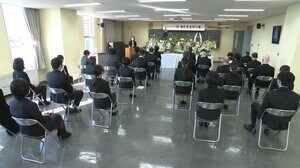 娘亡くした父「どこにいようと辛い…」NZ地震から10年 学生12人が犠牲になった専門学校で追悼の集い