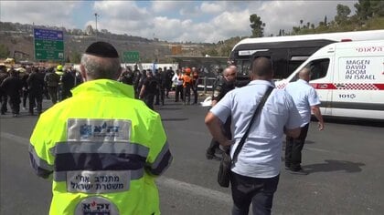 エルサレムで銃を持った2人がバスで発砲6人死亡10人負傷　イスラエル軍は「パレスチナ人によるテロ」と発表　ハマスは「英雄的な作戦」と声明