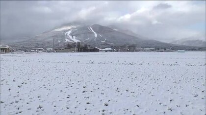 福島市で初雪観測　去年より1日遅く　冬型強まり今季一番の冷え込みに　会津の山沿い中心に積雪　