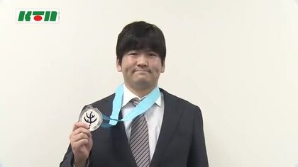  船舶の家具製作の技～全国アビリンピックで銀賞を受賞　聴覚障害者の男性に栄誉