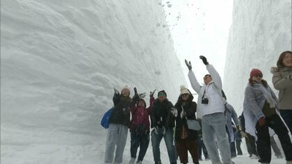 立山黒部アルペンルート全線開通後の2日間で見られた観光客のほとんどは外国人 増えた理由はアメリカのあの有力紙？