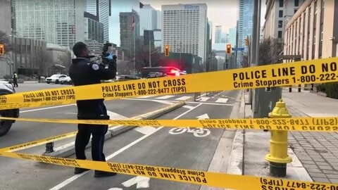 カナダのアメリカ領事館で発砲、犯人逃走　中東情勢との関連は不明