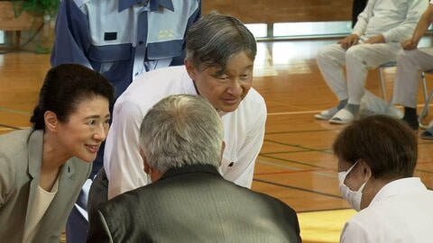 天皇皇后両陛下「怖い思いをなさいましたね」熊本地震から2カ月　氷川町・八代市・宇城市に足を運ばれ今夜帰京