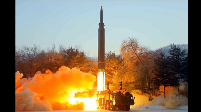 北朝鮮が発射した「極超音速ミサイル」(2022年1月6日労働新聞より)