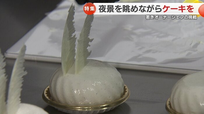 繊細な作業で出来上がっていく