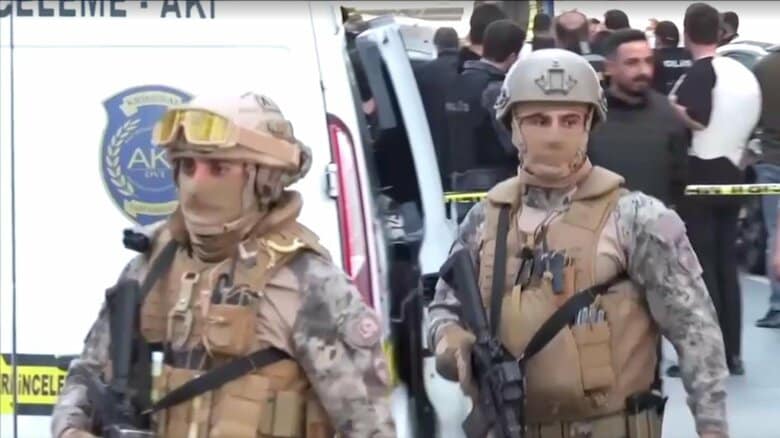 イスラエル総領事館近くで銃撃戦　容疑者１人死亡で２人拘束　トルコ・イスタンブール｜FNNプライムオンライン