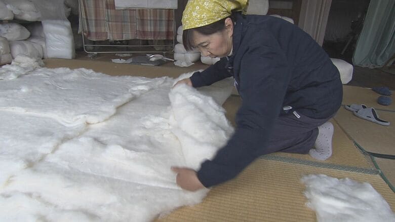 「現代の名工」に選ばれた69歳女性　“日本一”の寝具職人の手仕事「ぐっすり寝られたと言ってもらえると」【三重発】｜FNNプライムオンライン