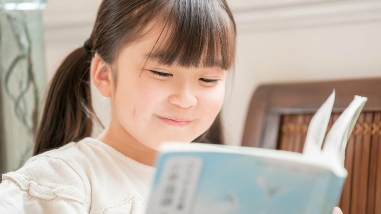 10月27日から「読書週間」がスタート!“読書の秋”に一冊の本を手に取ってみよう【今日は何の日】|FNNプライムオンライン