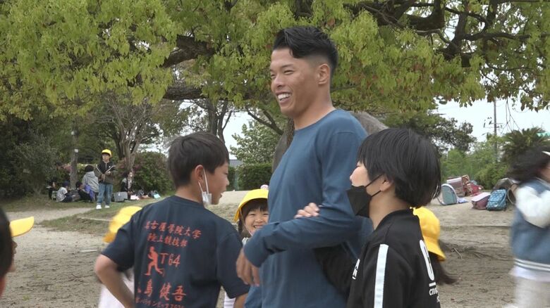 学童のバイト“よっちゃん”がパリへ…世界パラ陸上で大島健吾選手が銀メダル パリ・パラリンピック代表に内定｜FNNプライムオンライン