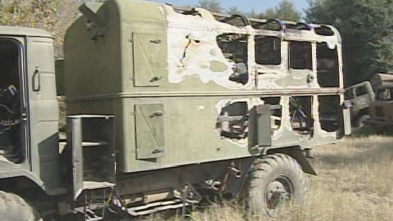 タリバン軍の攻撃によって破壊されたトラック