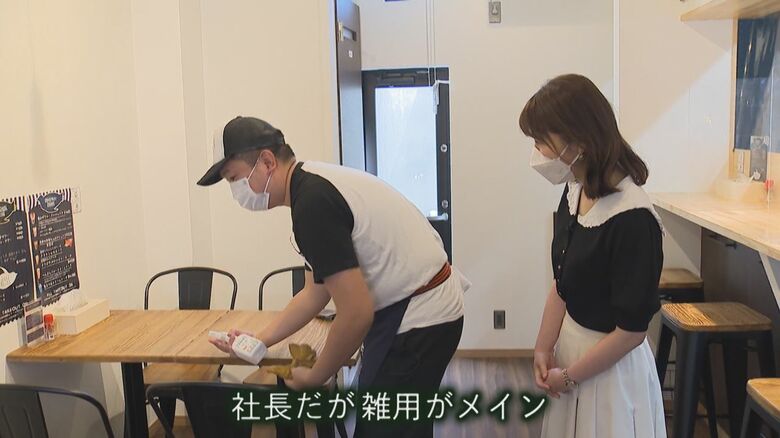 文久堂の早川幸司社長　テーブルを拭き皿洗いも