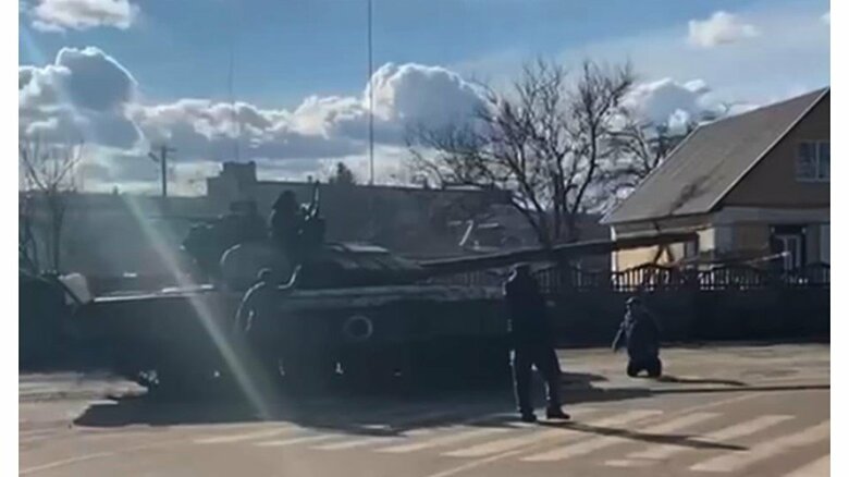 ウクライナの「タンク・マン」　SNSより