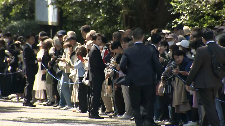 参道には多くの人が　4月10日