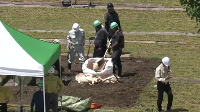 総理官邸の前庭　除染土を再利用