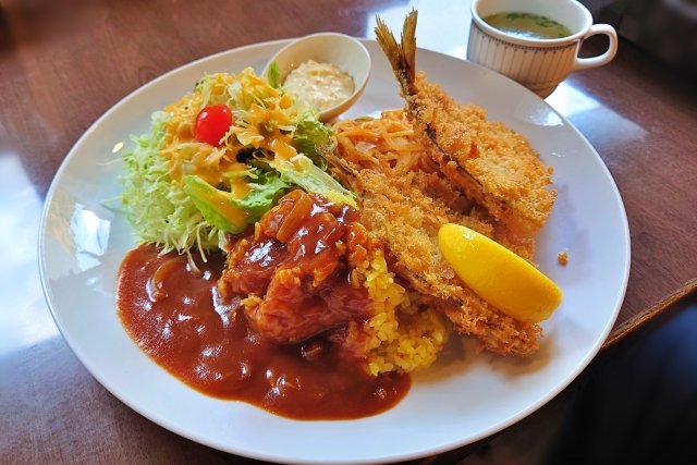 アジフライが乗ったトルコライス