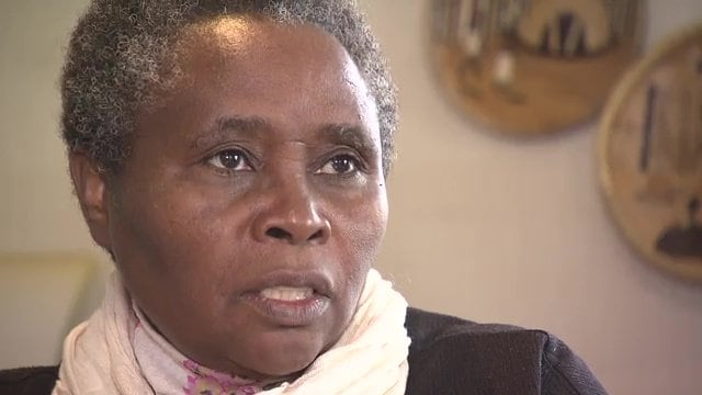 平和の大切さを訴えるマリールイズさん