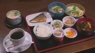 モーニングに驚愕の「さばセット」…ご飯に味噌汁、焼き鯖やうどんなど12品 コーヒー1杯400円で