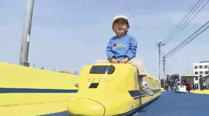 ドクターイエローのデザインがあちこちに…「新幹線の見える丘」誕生　車両基地にずらりと並ぶ列車を楽しむ　福岡・春日市