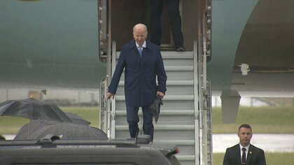 【速報】バイデン米大統領が岩国基地に到着　広島市内に移動後、岸田首相と首脳会談へ