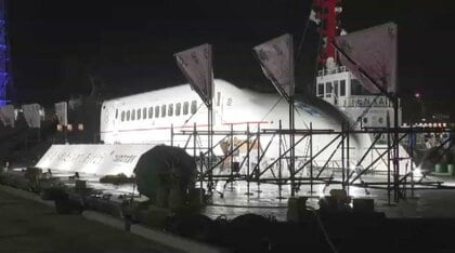 「つばめの大冒険」博多港に到着　九州新幹線が海の上を“感謝旅”　全線開業15周年で　10日から博多駅前広場で一般公開へ　福岡