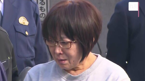 「喧嘩してもみ合いに…殺すつもりなかった」“交際相手”の胸を包丁で突き刺し殺そうとした殺人未遂で65歳女を現行犯逮捕…男性は死亡 横浜市|FNNプライムオンライン