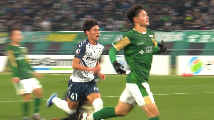 J1昇格へ 小森のゴールで反撃ムード