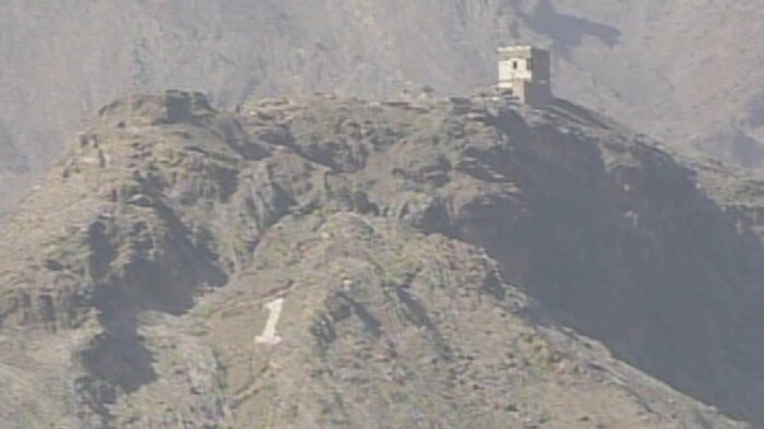 「1」と書かれた山はアフガニスタン領内