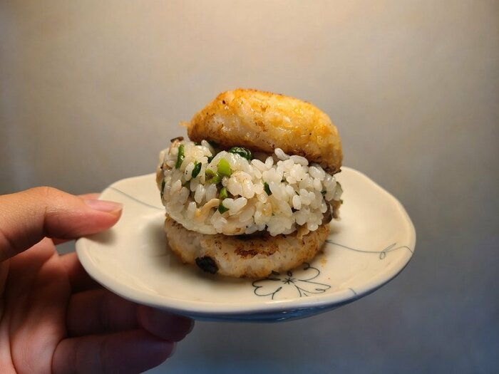 ネギとしめじと和風だしの混ぜご飯のマイトッツォ(提供:農林水産省)