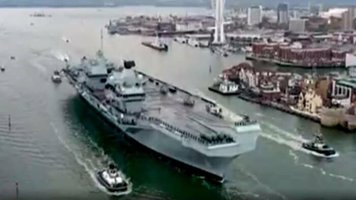 (英海軍空母「クイーン・エリザベス」)