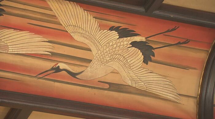 「蛇腹」という部分は鶴が舞っている