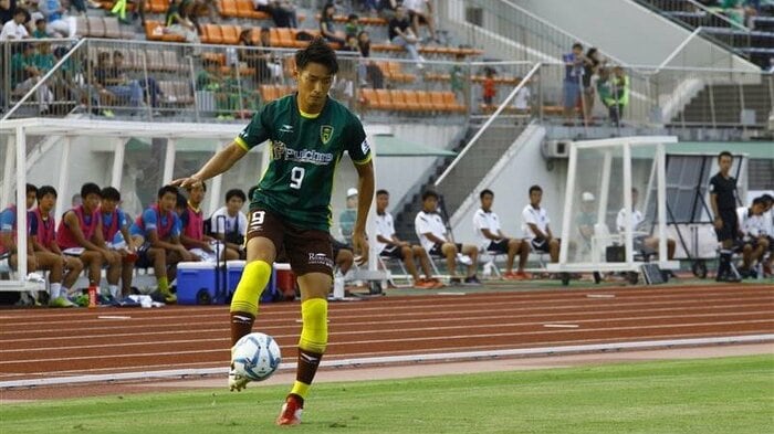 VONDS市原ではFWとして4年間プレー