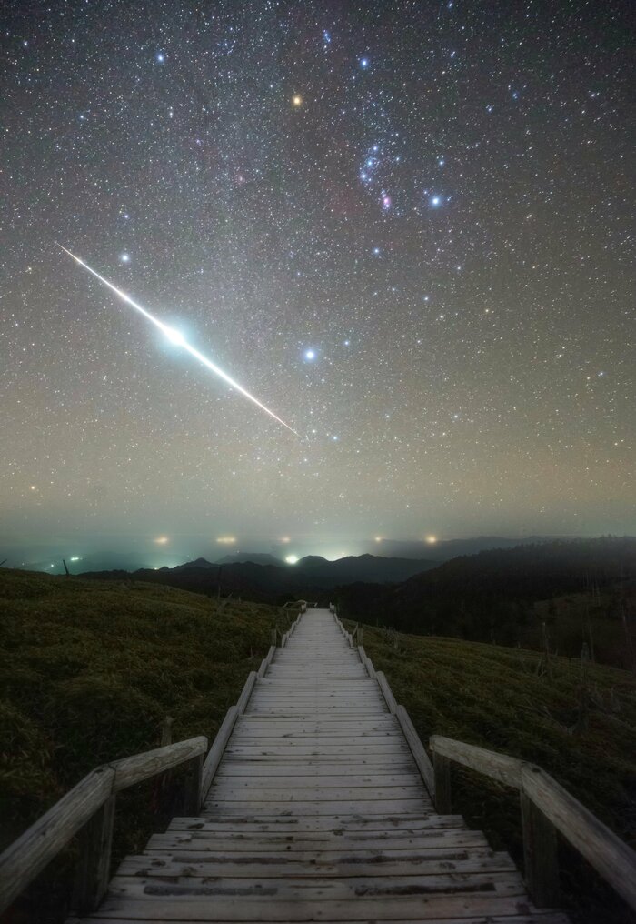 「とんでもない流星が撮れたので見てほしい」