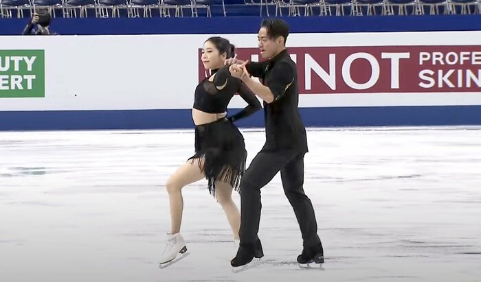 公式練習を行った村元哉中・高橋大輔組