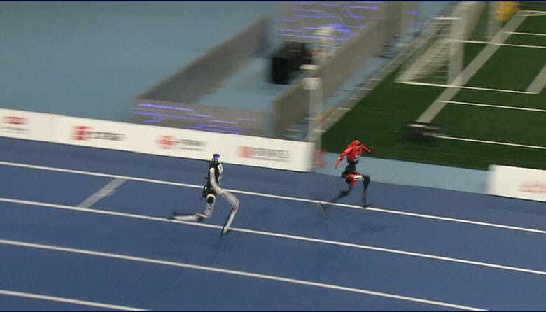 転んでも壊れても挑戦 中国のロボット運動会に飛び込んだ日本人エンジニア 「競技で得たノウハウを社会実装に」|FNNプライムオンライン