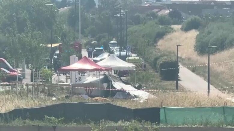 フランス東部でスカイダイビングの小型機墜落 受講者ら11人死亡｜FNNプライムオンライン