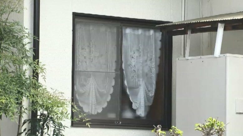 深さ20センチの傷も…包丁2本で50回以上突き刺す　兄を殺害した弟（49）に拘禁刑13年の判決　福岡地裁｜FNNプライムオンライン