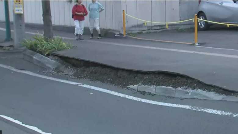 札幌市内で道路が隆起　液状化現象か　北海道で震度6強