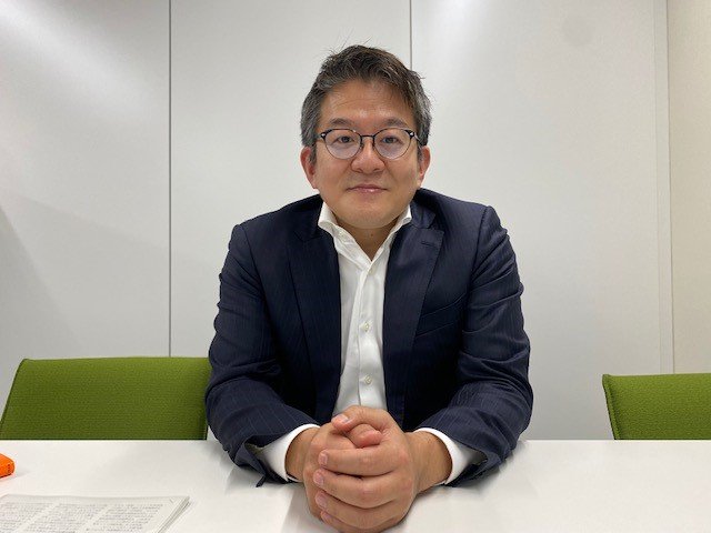 経済産業省教育産業室長の浅野大介氏。近著は『教育DXで「未来の教室」をつくろう』（学陽書房）