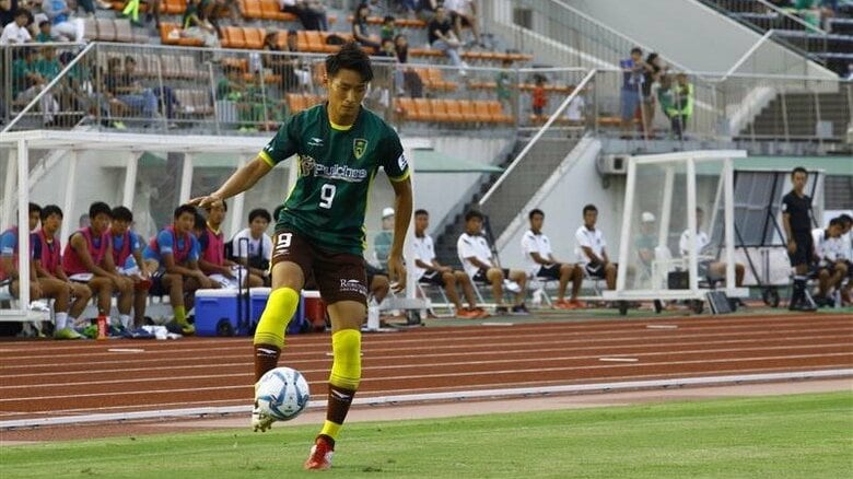 VONDS市原ではFWとして４年間プレー