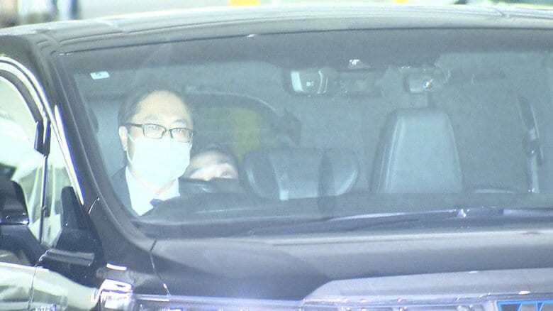 渋谷警察署を出る阿部慎之助監督
