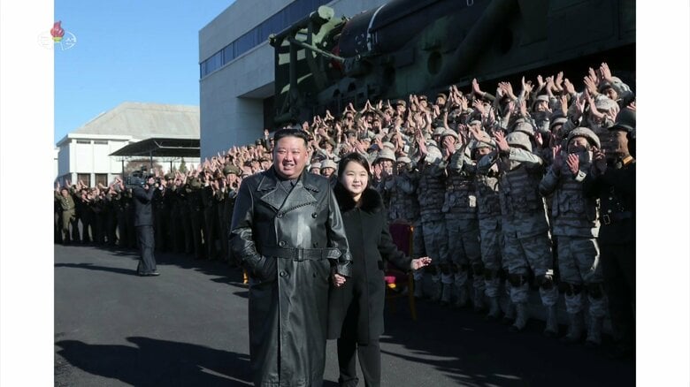 朝鮮中央テレビ（2022年11月27日放送）より