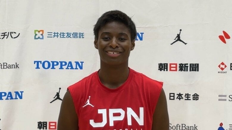 取材に答える馬瓜エブリン選手（1月26日、都内）