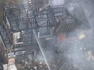 現在も鎮火に至らず…三重県鈴鹿市の木造2階建て住宅で火事 住人の85歳女性が心肺停止状態
