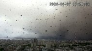 桜島が連続噴火、火山灰で鹿児島市内が灰色に　噴煙が火口から高さ1300メートル上がる