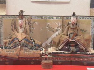 市HPでも写真を掲載…古いひな人形集めた『ひなまつり展』 地元の家庭から寄贈された約300点展示